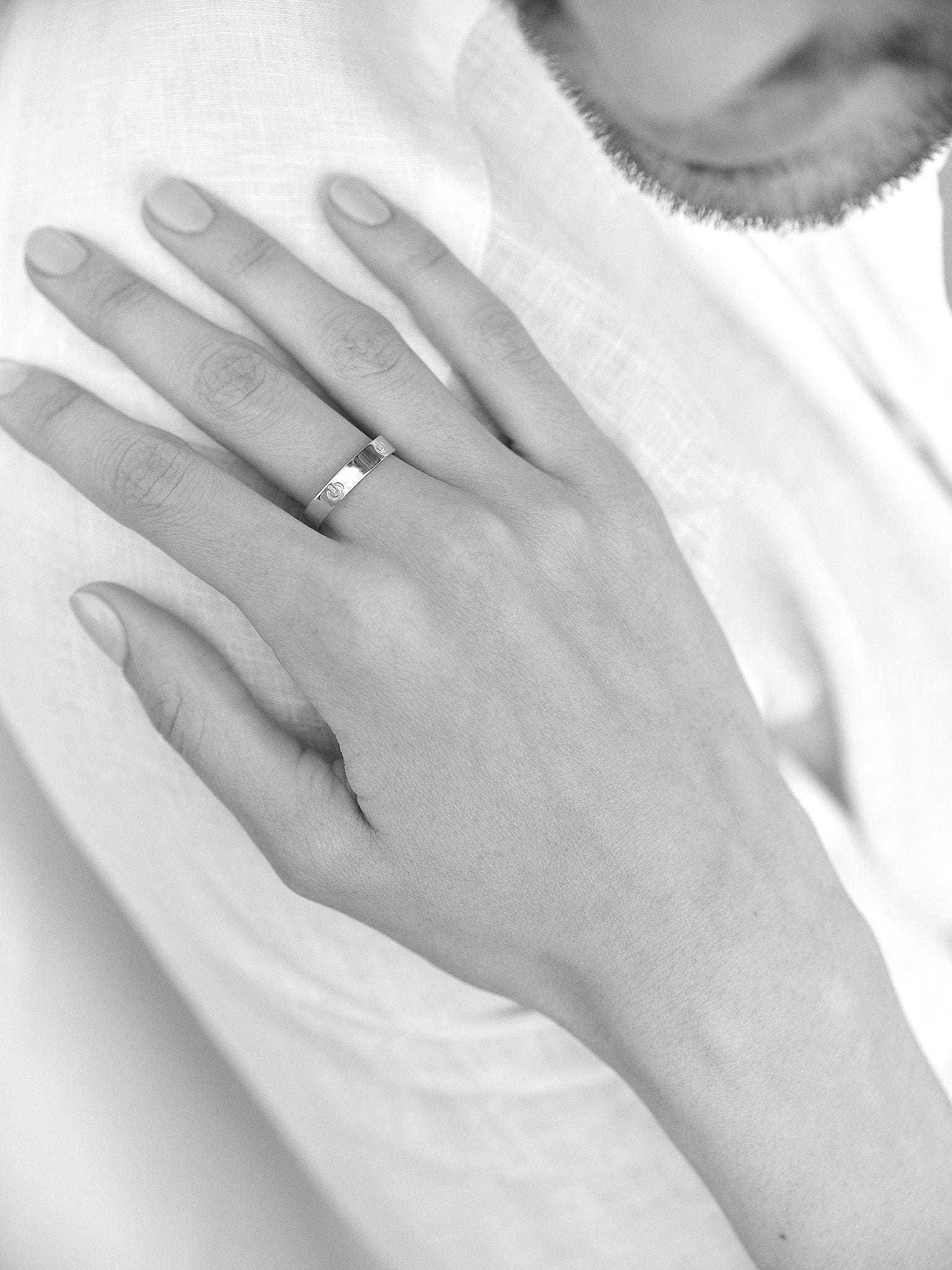 Power ON W - Gold Ring